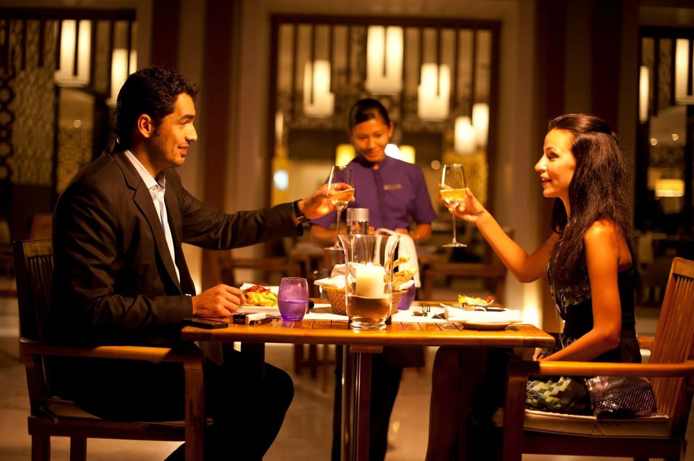 Jebel Sifah — dinner at a resort restaurant